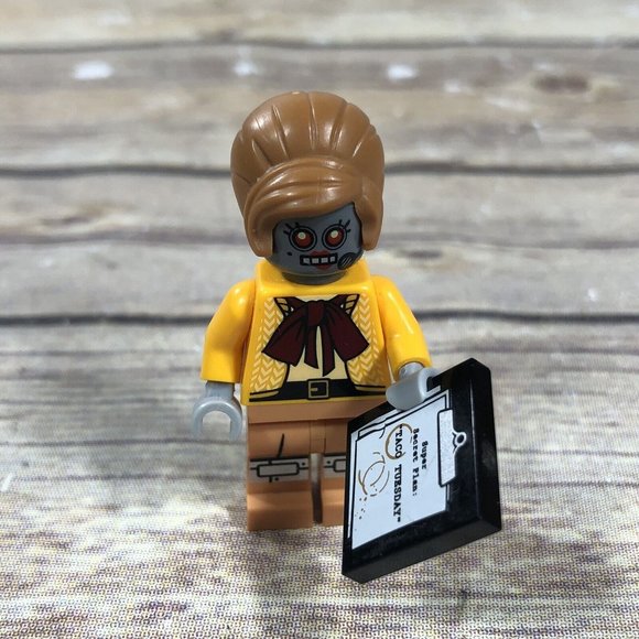 LEGO Movie Velma CMF Collectible Minifigure COMPLETE Free Shipping - Picture 2 of 8